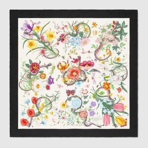 NWT Authentic Gucci 100% Silk Flora Scarf